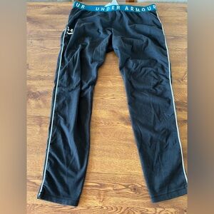 Womens Under Armour black athletic pants/leggings size XL